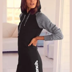 Bench Robe En Matière Sweat Robe Sweat Avec Logo Imprimé