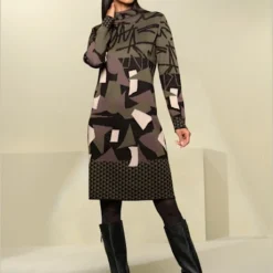 Robe En Tricot Col Montant Tendance