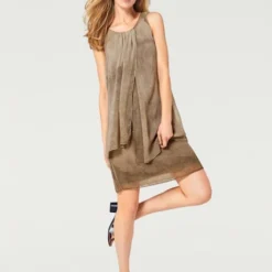 Robe à Bretelles Look Tendance