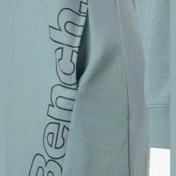 Bench Robe En Matière Sweat Robe D'intérieur Sportive Avec Grand Imprimé Logo -Feminisca Soldes Magasin 6c37bb3e 9482 52a2 8702 2a286b30be3a